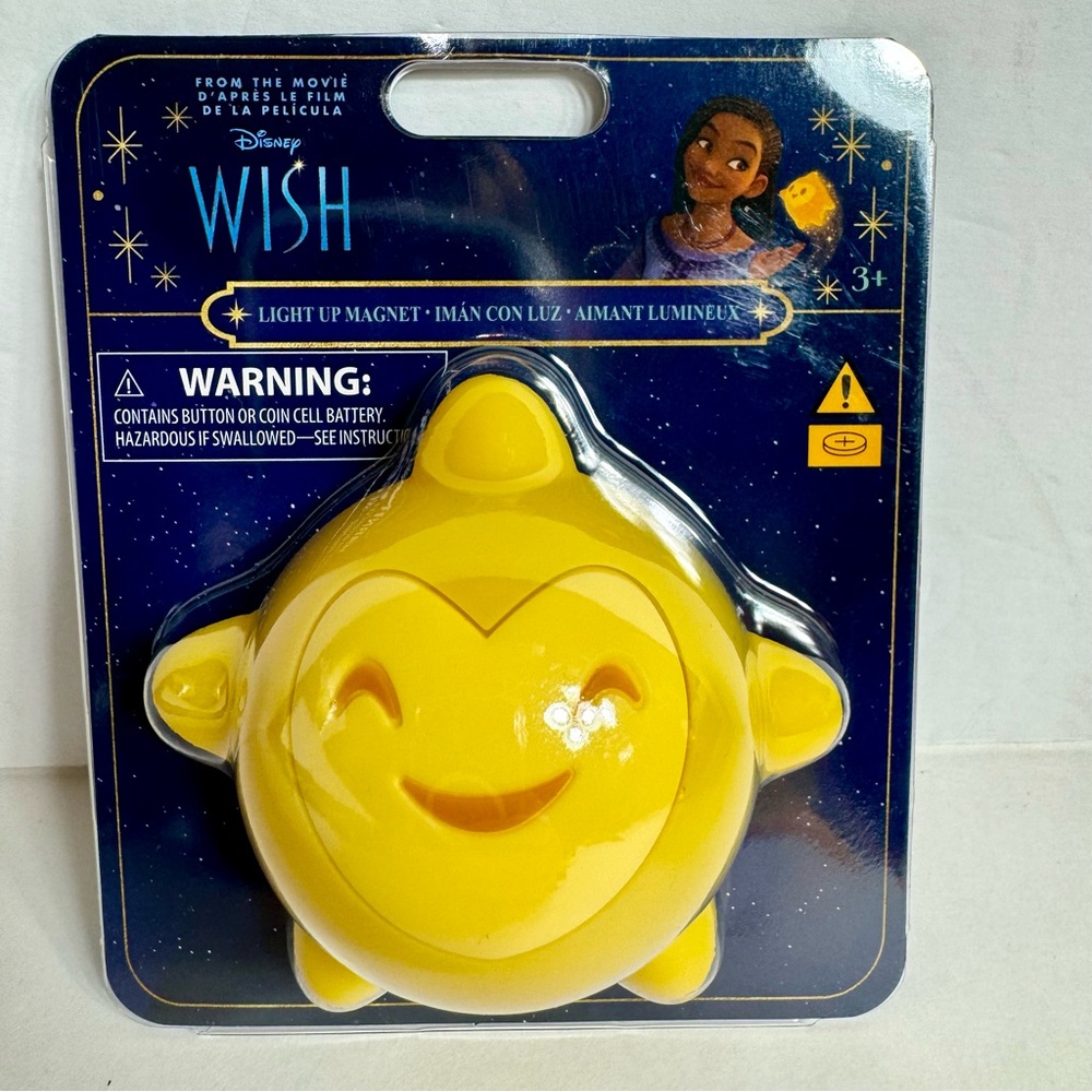 NWT. Disney Parks Wish Movie Star Light-Up Magnet